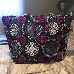 VERA BRADLEY LARGE TOTE NWOT